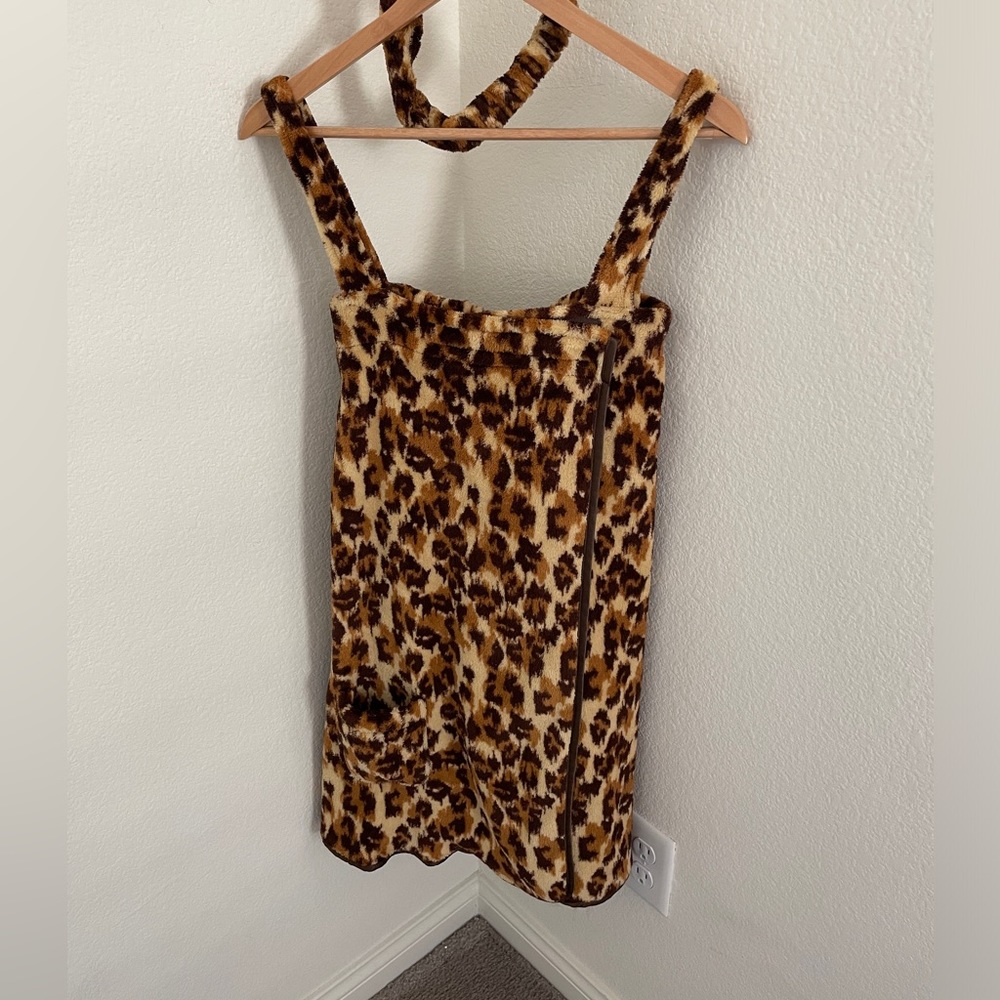 Capelli of New York Y2K towel leopard print dress robe with headband size M